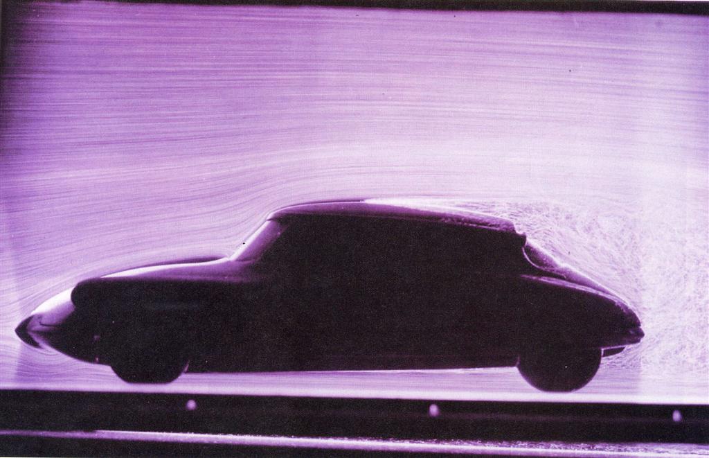 Turbilhonamento causado por carro Turbilhonamento causado por carro