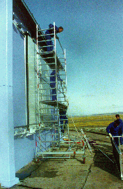 20 - Los Leones bay 5, remounting the scaffold